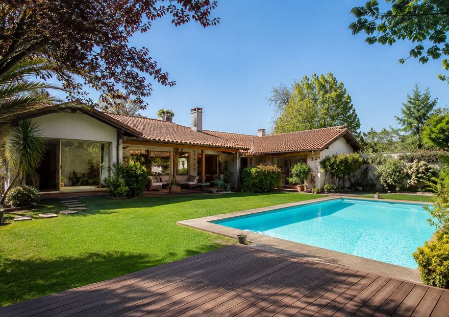Casa Amplia con Jardín y Piscina — La Florida